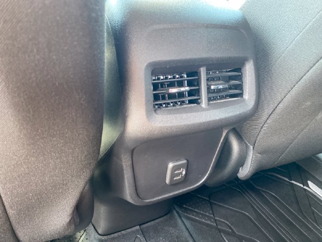Certified 2024 Chevrolet Equinox LT w/ LPO, Floor Liner Package FWD image 19