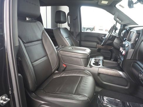 Used 2022 GMC Sierra 3500 Denali w/ Denali Black Diamond Edition image 12