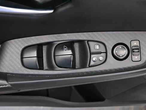 Used 2024 Nissan Sentra SV FWD image 18
