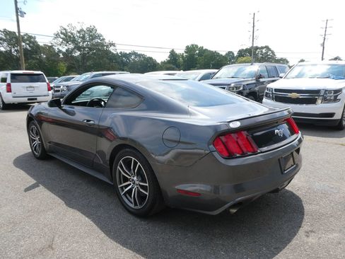 Used 2016 Ford Mustang Coupe RWD image 8