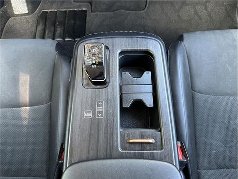 Used 2023 Nissan Ariya AWD image 26