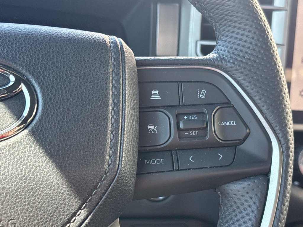 Used 2025 Toyota Tundra Limited AWD/4WD image 23