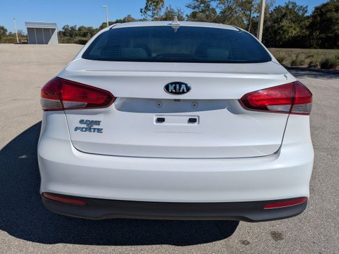 Certified 2017 Kia Forte LX w/ LX Popular Package image 6