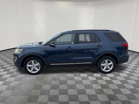 Used 2016 Ford Explorer XLT AWD/4WD image 10