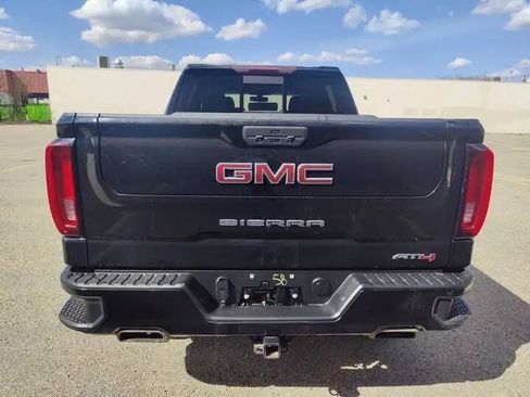 Used 2021 GMC Sierra 1500 AT4 w/ AT4 Preferred Package AWD/4WD image 4