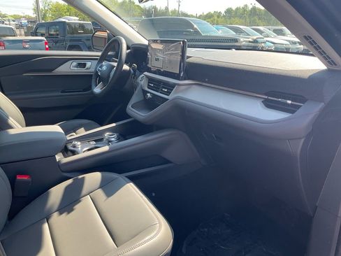 New 2026 Ford Explorer Active w/ Active Comfort Package AWD/4WD image 11