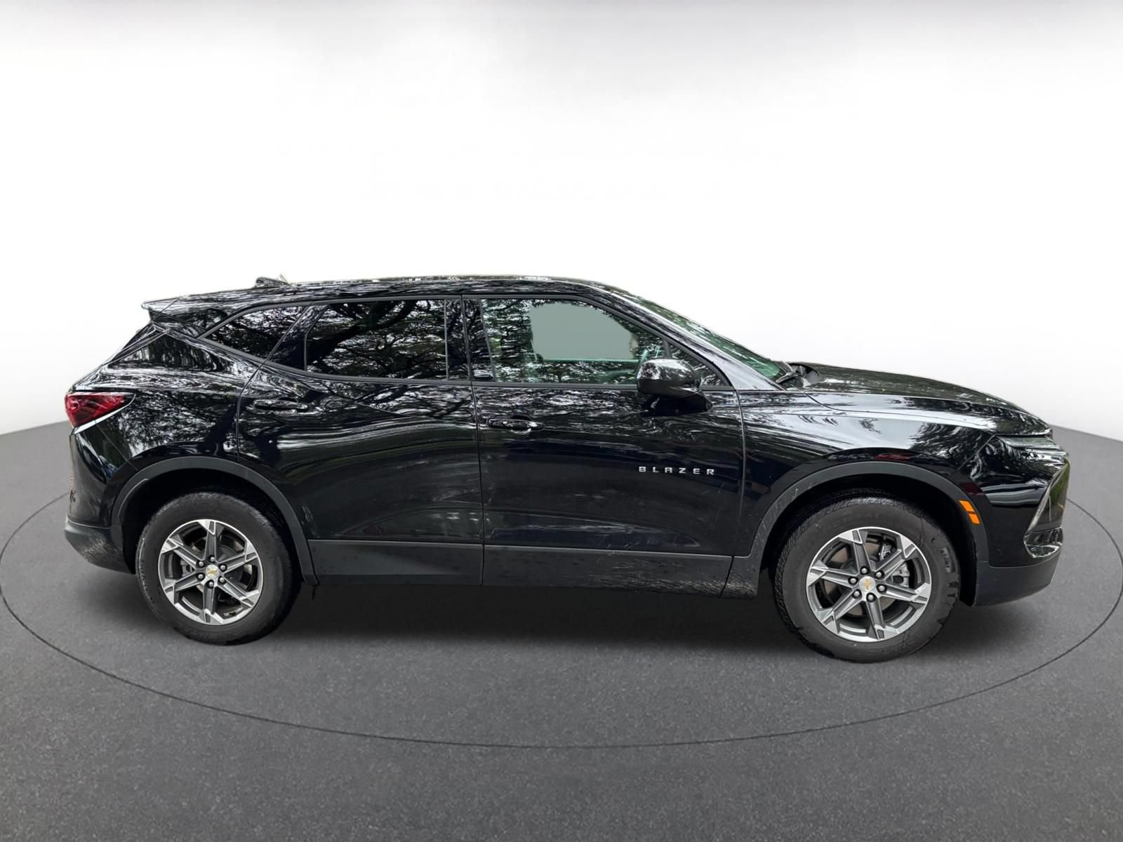 Used 2026 Chevrolet Blazer LT FWD image 13