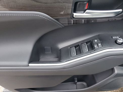 New 2026 Toyota Highlander Platinum image 20