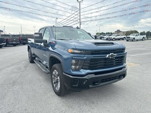 Used 2024 Chevrolet Silverado 2500 Custom w/ Custom Value Package AWD/4WD image 15