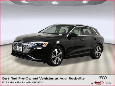 Used 2024 Audi Q8 e-tron Premium Plus w/ Premium Plus Package image 1