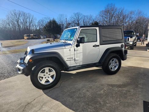 Used 2012 Jeep Wrangler Sport image 5