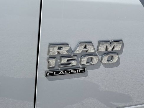 Used 2022 RAM 1500 Classic SLT AWD/4WD image 12