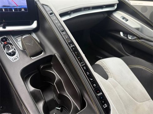 Used 2021 Chevrolet Corvette Stingray Premium Conv w/ Chrome Exterior Badge Package image 21