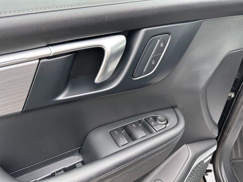 Used 2025 Buick Enclave Preferred image 19