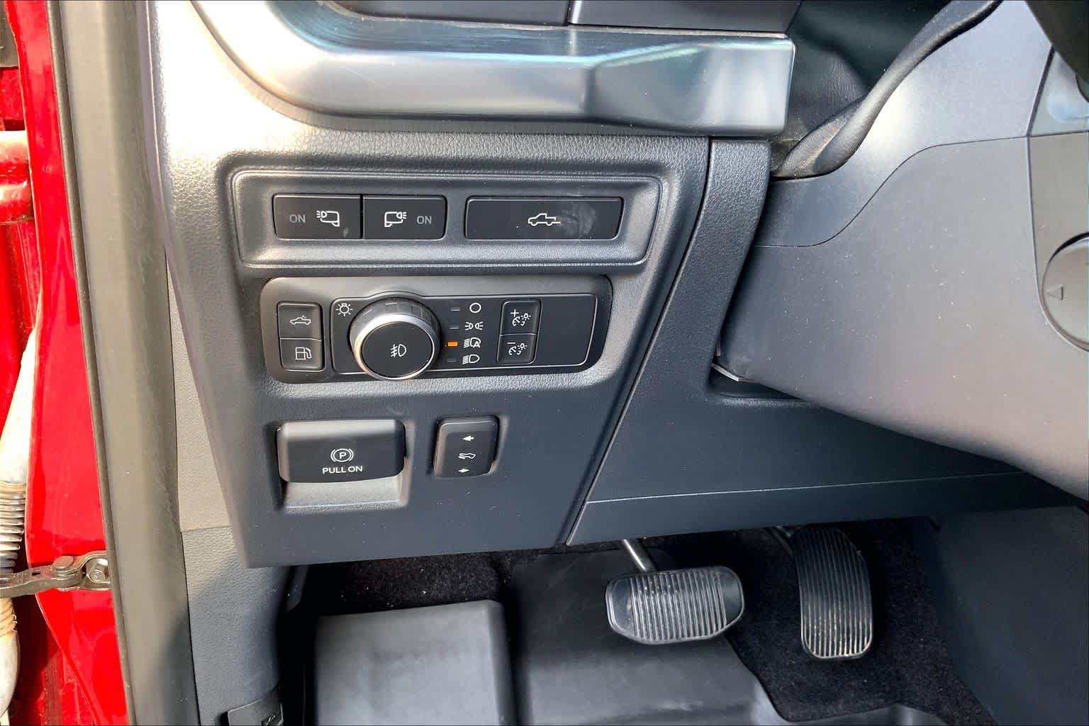 Used 2022 Ford F150 Lariat w/ Equipment Group 502A High AWD/4WD image 31