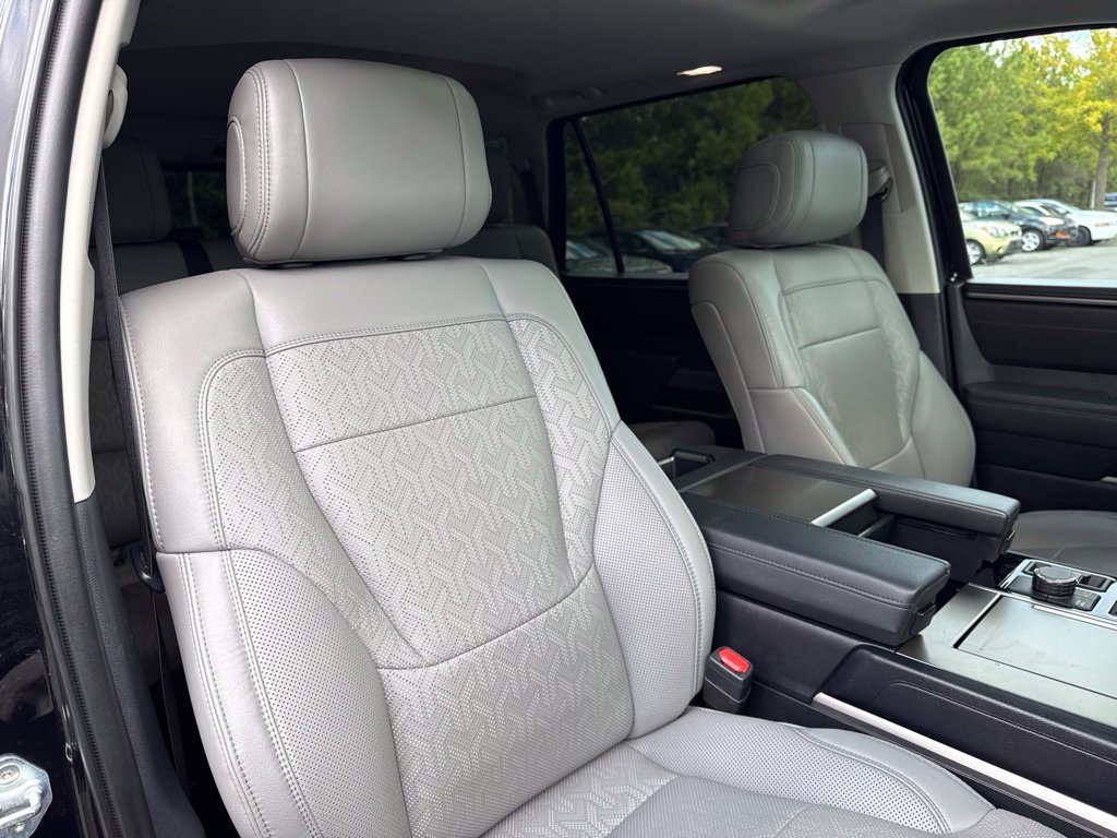 Used 2023 Toyota Sequoia SR5 w/ SR5 Premium Package AWD/4WD image 33