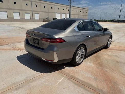 Used 2024 BMW 530i xDrive w/ Premium Package image 3