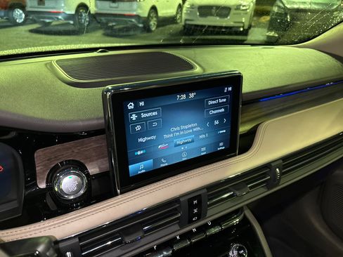 Certified 2022 Lincoln Corsair Reserve w/ Equipment Group 201A image 19