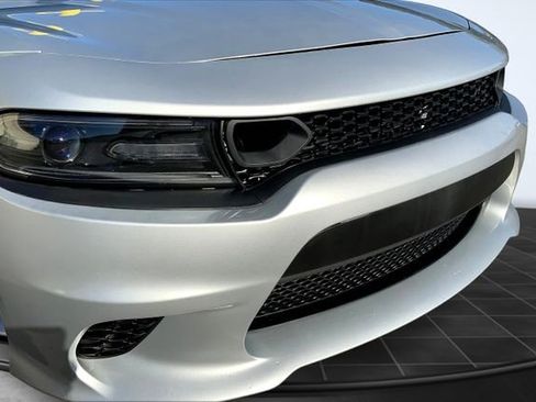 Used 2020 Dodge Charger SXT w/ Leather Interior Group image 4