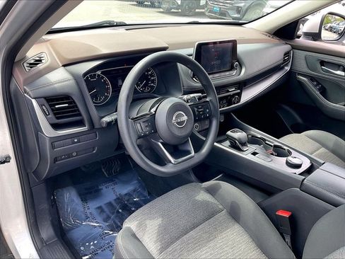 Used 2023 Nissan Rogue SV AWD/4WD image 8