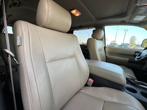 Used 2008 Toyota Sequoia Platinum RWD image 22