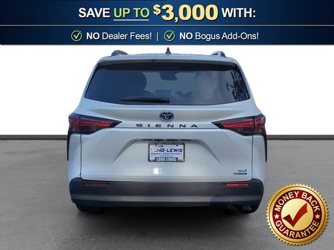 Used 2022 Toyota Sienna XLE image 5
