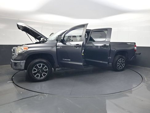 Used 2017 Toyota Tundra SR5 w/ TRD Off Road Package AWD/4WD image 49