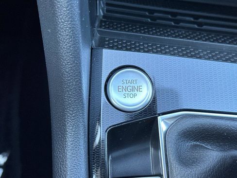 New 2026 Volkswagen Taos SEL image 22