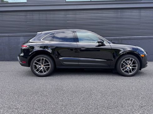 Certified 2026 Porsche Macan AWD/4WD image 11