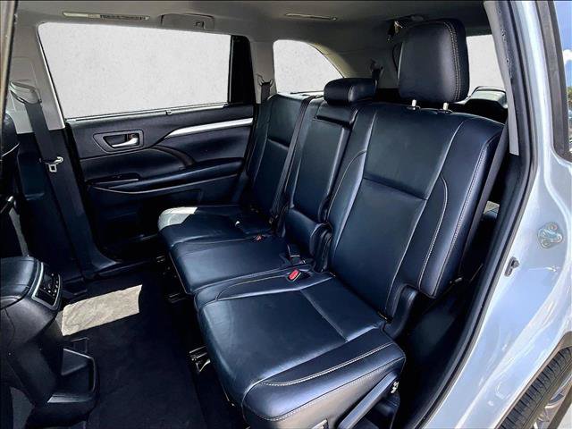 Used 2019 Toyota Highlander XLE FWD image 29