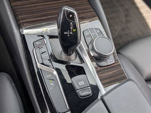 Used 2019 BMW 530e w/ Convenience Package RWD image 12