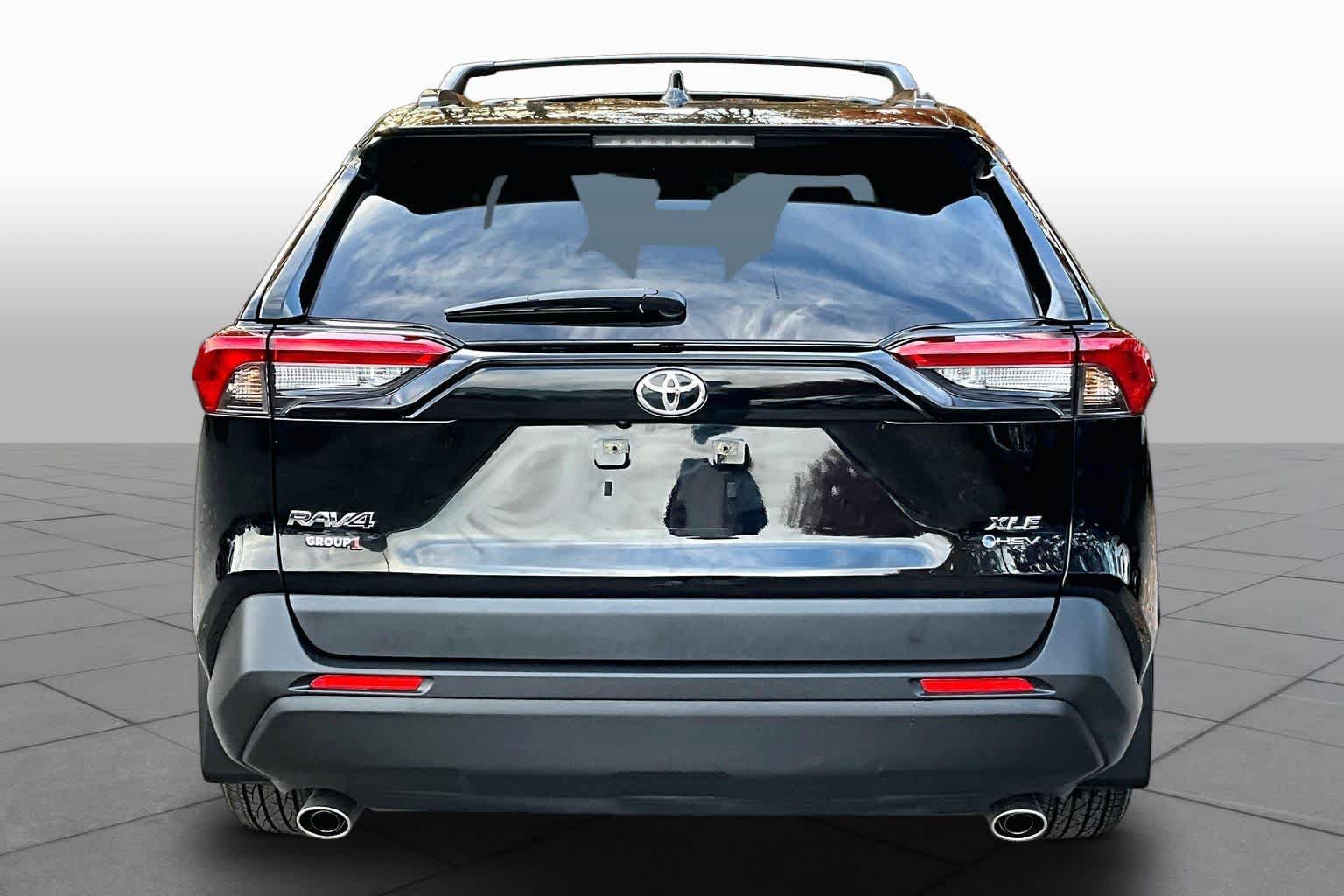 Used 2025 Toyota RAV4 XLE w/ Weather Package AWD/4WD image 4