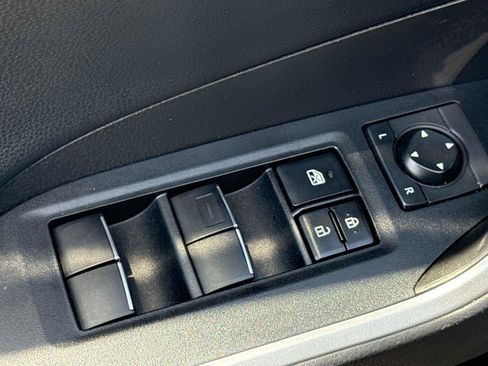 Used 2020 Toyota RAV4 Limited FWD image 20