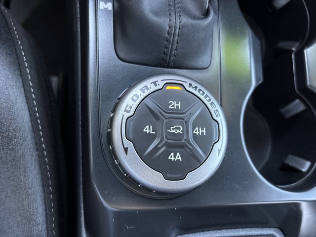 Used 2025 Ford Bronco Badlands AWD/4WD image 36