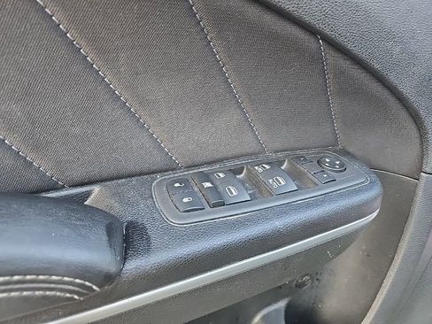 Used 2022 Dodge Charger SXT w/ Driver Convenience Group image 3