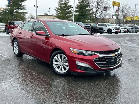 Used 2023 Chevrolet Malibu LT image 2