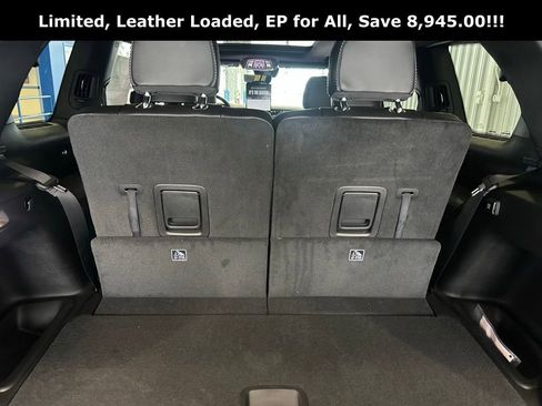 New 2025 Jeep Grand Cherokee L Limited w/ Luxury Tech Group II RWD image 15