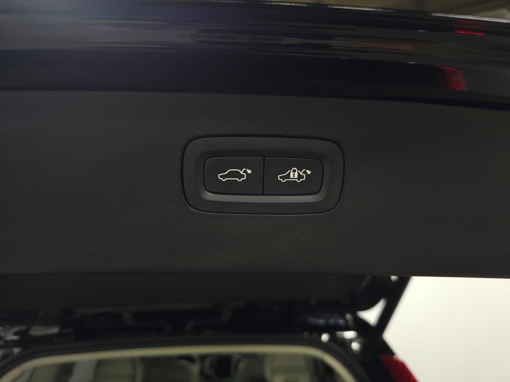 Certified 2024 Volvo XC90 T8 Plus w/ Protection Package AWD/4WD image 10