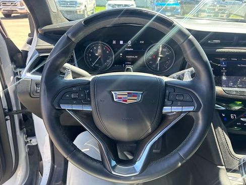 Used 2024 Cadillac XT6 Sport w/ Platinum Package AWD/4WD image 9