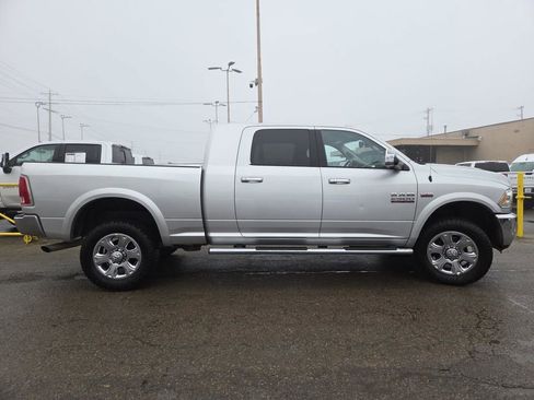 Used 2018 RAM 2500 Laramie w/ Convenience Group image 17
