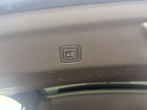 Certified 2021 GMC Yukon Denali w/ Denali Premium Package AWD/4WD image 18