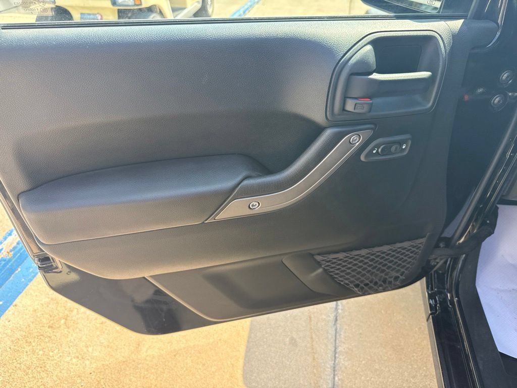 Used 2018 Jeep Wrangler Sport AWD/4WD image 7