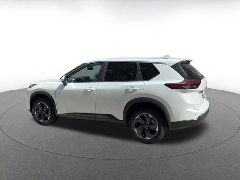 Used 2025 Nissan Rogue SV AWD/4WD image 10