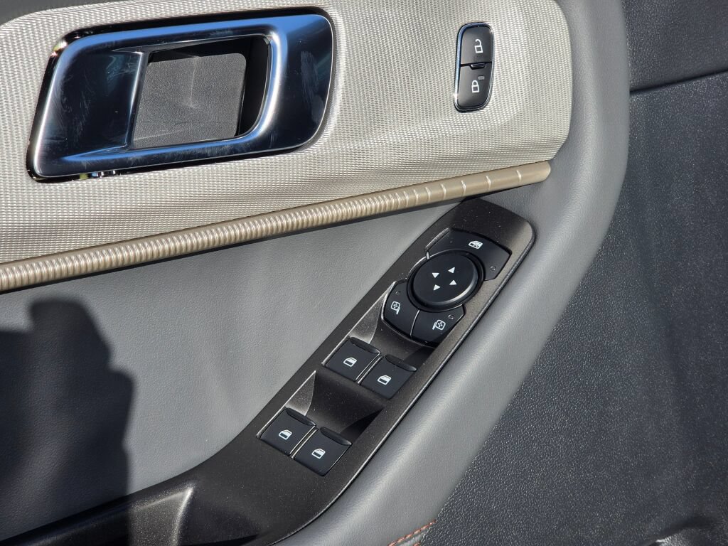 New 2027 Ford Explorer Active AWD/4WD image 14