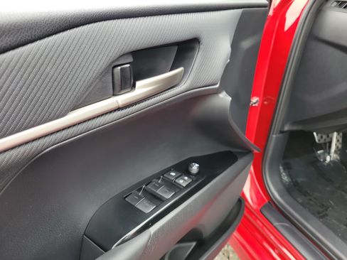 Used 2025 Toyota Camry SE FWD image 18