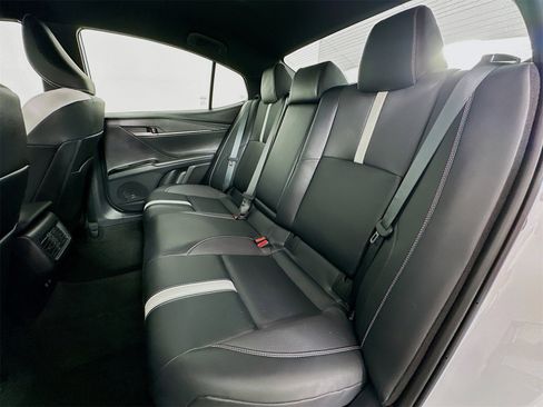 Used 2025 Toyota Camry SE image 23