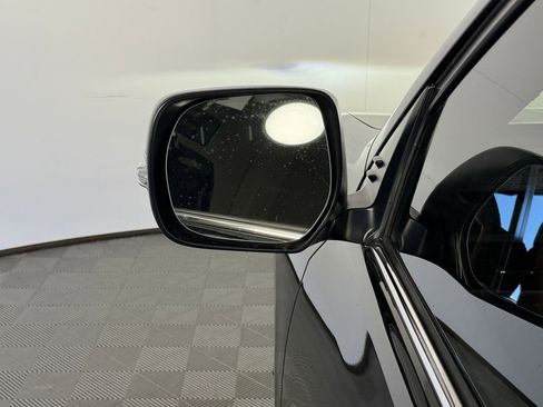 Used 2022 Lexus GX 460 Premium w/ Accessory Package image 21