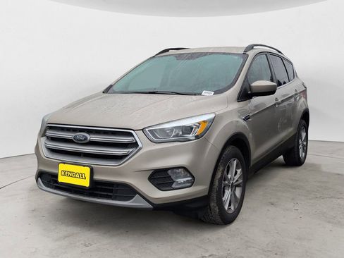 Used 2017 Ford Escape SE w/ Equipment Group 201A AWD/4WD image 1