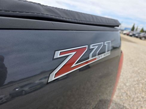 Used 2017 Chevrolet Colorado Z71 AWD/4WD image 19