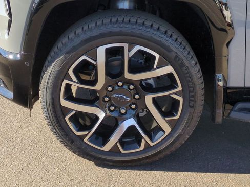 New 2025 Chevrolet Silverado EV RST image 32